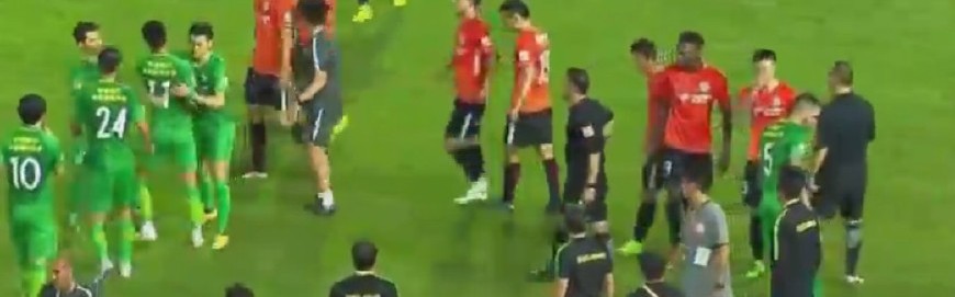  慕尼黑德比战火药味十足险冲突  