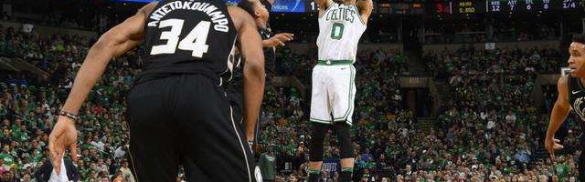  塔图姆单场10三分刷新队史纪录  