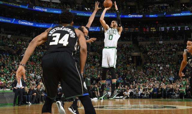  塔图姆单场10三分刷新队史纪录  