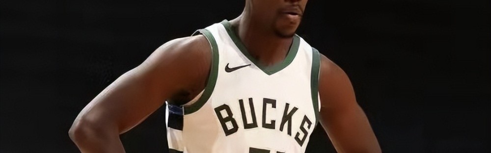  霍勒迪攻防一体雄鹿轻取奇才保持东部领先