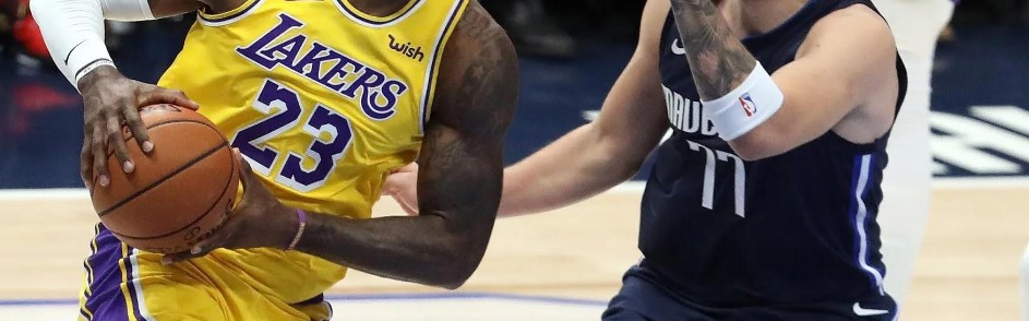  东契奇40+三双独行侠登顶  