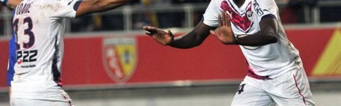  朗斯VS波尔多延期，暴雨导致球场不堪使用  