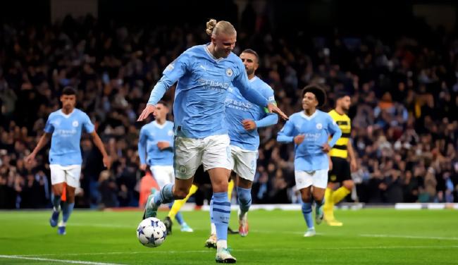  哈兰德双响建功，曼城轻取铁锤帮登顶